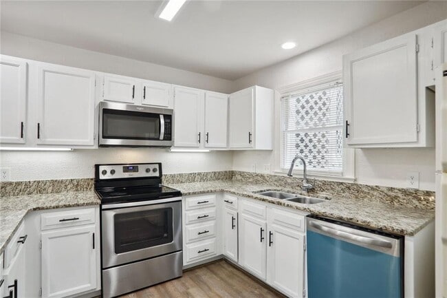 property at 801 Abingdon Way NE
