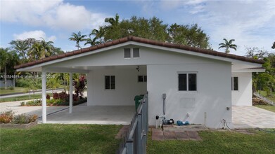 8320 SW 118th Terrace in Miami, FL - Building Photo - Building Photo