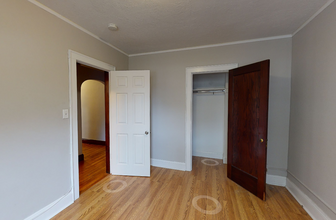 113 College Ave, Unit 2 in Somerville, MA - Foto de edificio - Building Photo