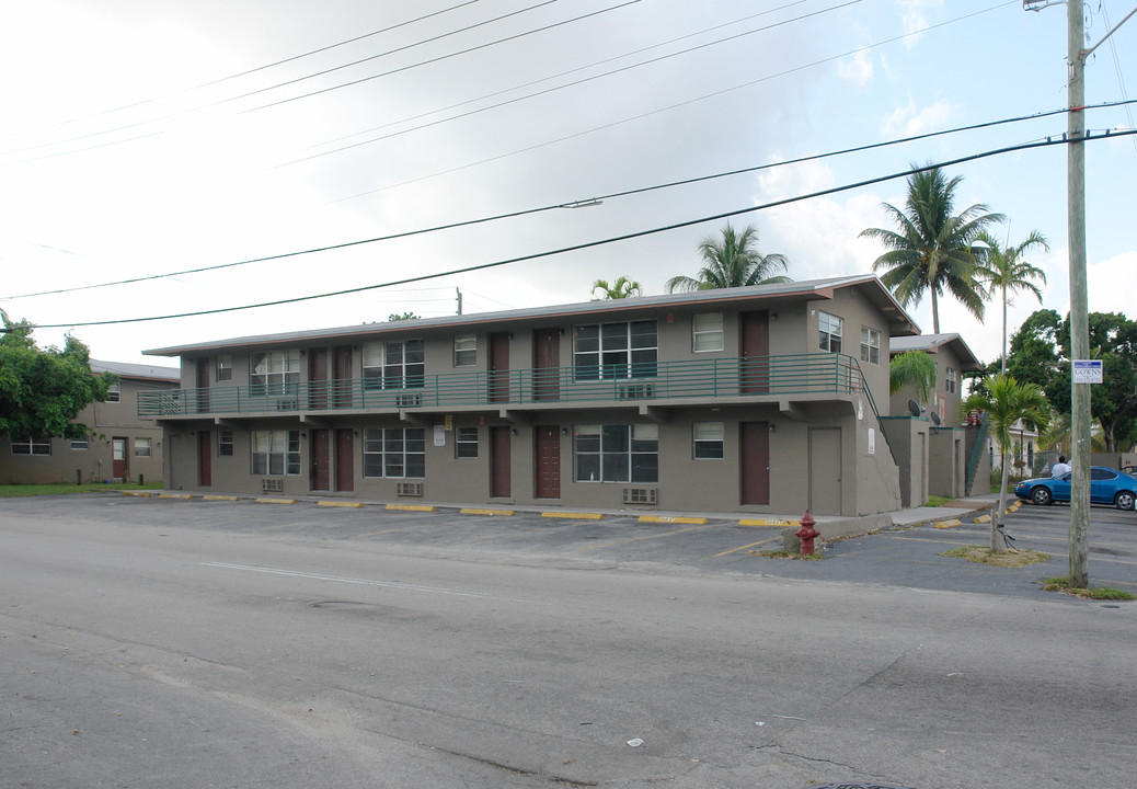 844 NW 11th Ave in Fort Lauderdale, FL - Building Photo