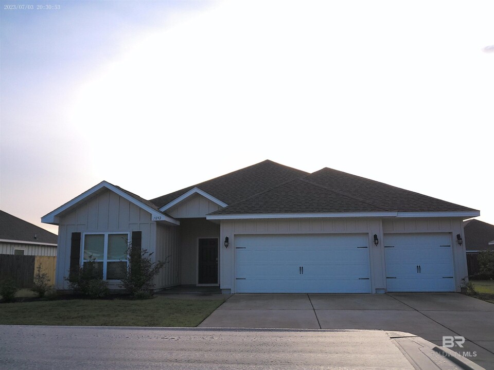1892 Carly St in Foley, AL - Building Photo