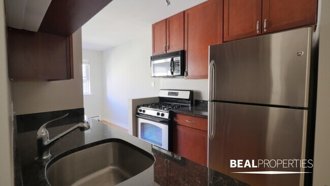 623 W Wrightwood Ave in Chicago, IL - Building Photo - Building Photo