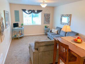 14310 67th Ave NE, Unit 1 Bed 1 Bath in Arlington, WA - Foto de edificio - Building Photo