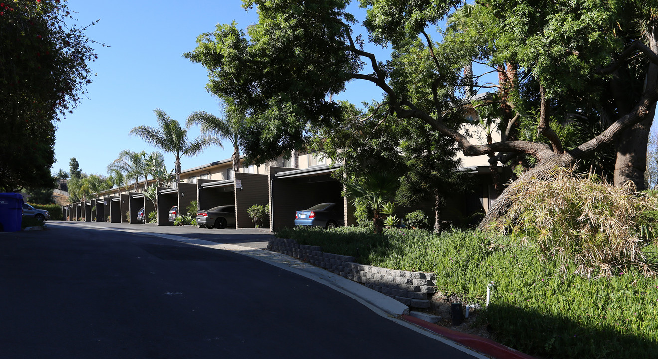 Ocean View Terrace Apartments in Oceanside, CA - Building Photo