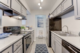 The Flats at Veranda Ridge in Texas City, TX - Building Photo