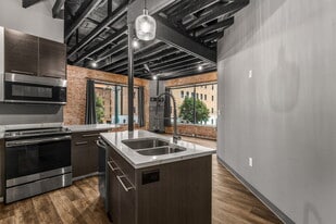 901 9th St, Unit LOFT D in Wichita Falls, TX - Building Photo