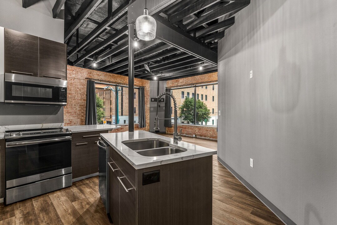 901 9th St, Unit LOFT D in Wichita Falls, TX - Foto de edificio