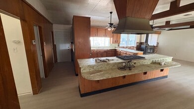 1000 E Hosking Ave in Bakersfield, CA - Building Photo - Building Photo