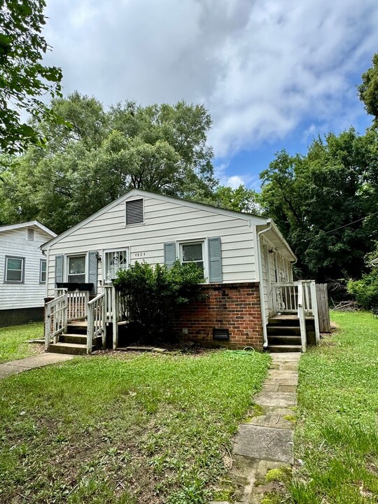 4504 Corbin St in Richmond, VA - Foto de edificio
