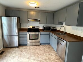 20519 Sterncroft Ct in Gaithersburg, MD - Building Photo - Building Photo