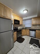 7326 N Ridge Ave, Unit 1W in Chicago, IL - Building Photo