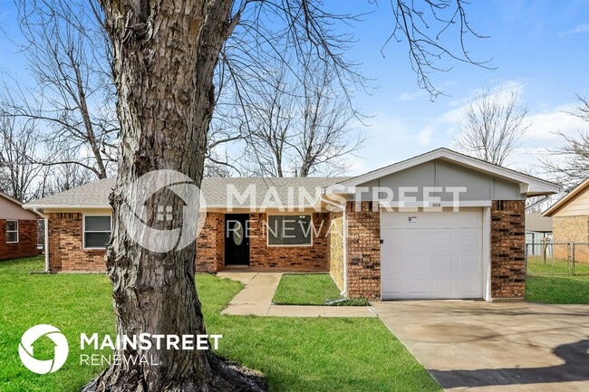 property at 908 N 5th St