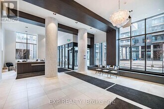 38-3538 Annie Craig Dr in Toronto, ON - Building Photo - Building Photo