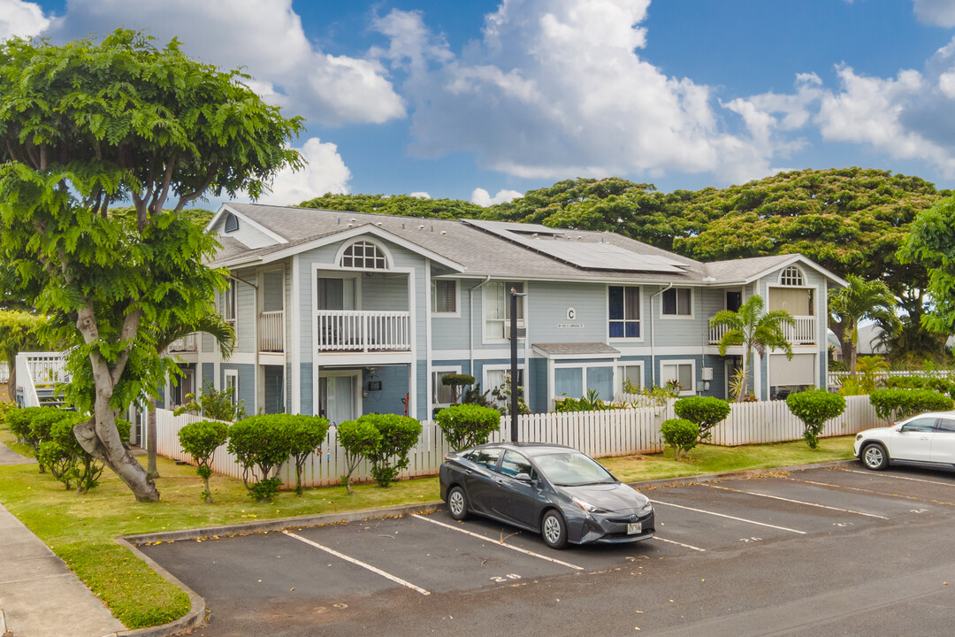 Fairway Villages in Waipahu, HI - Building Photo