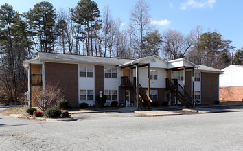 1025-1029 W Barton St in Greensboro, NC - Building Photo - Building Photo