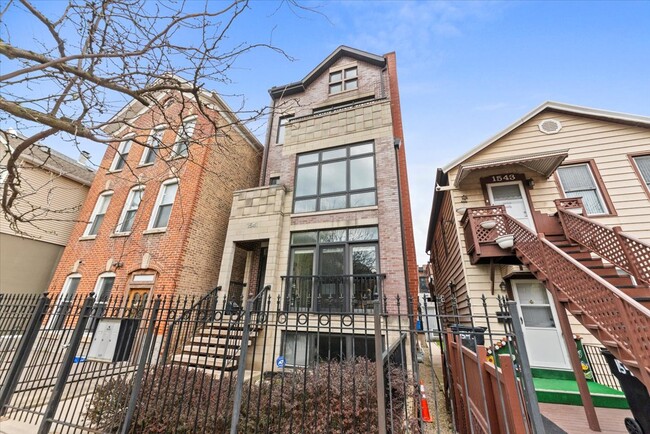 property at 1541 W Cortez St