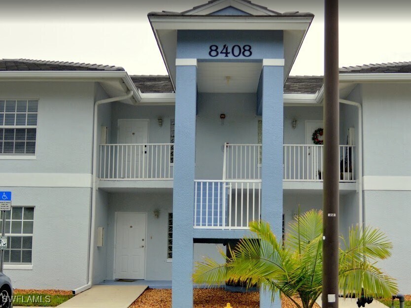 8408 Bernwood Cove Loop in Ft. Myers, FL - Foto de edificio