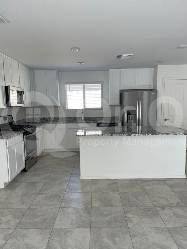 8807 E Stone Meadow Cir in Tucson, AZ - Building Photo - Building Photo