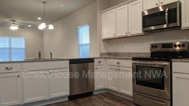 6511 SW Warrington Rd in Bentonville, AR - Building Photo - Building Photo