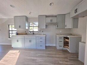 310 Paddock St in Willis, TX - Building Photo - Building Photo