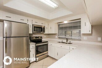 106 Hillcrest Dr in Longwood, FL - Foto de edificio - Building Photo