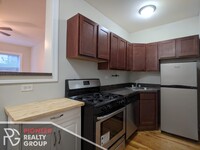 515 W Melrose St, Unit 308 in Chicago, IL - Building Photo - Building Photo