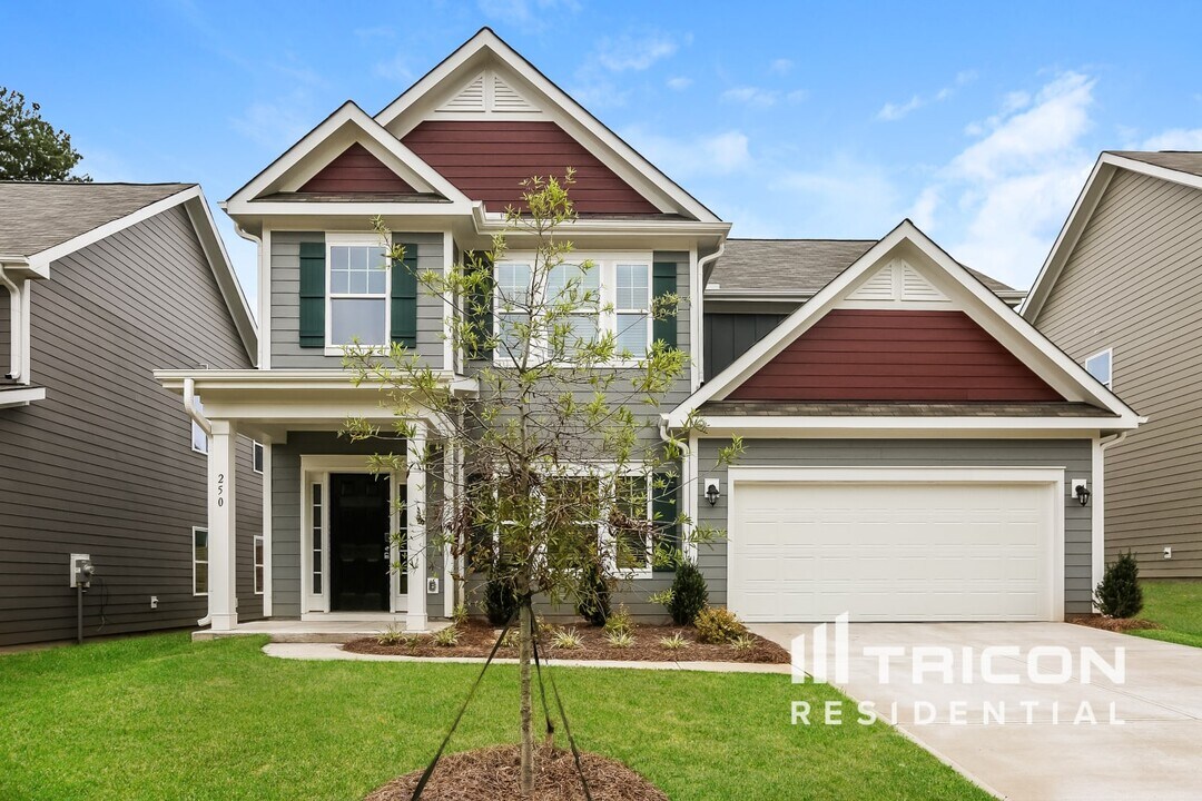 250 Queenshall Rd in Mooresville, NC - Building Photo