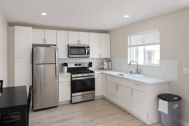 350 Rockaway Ave in Grover Beach, CA - Building Photo - Building Photo