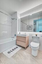130 Water St in New York, NY - Foto de edificio - Building Photo