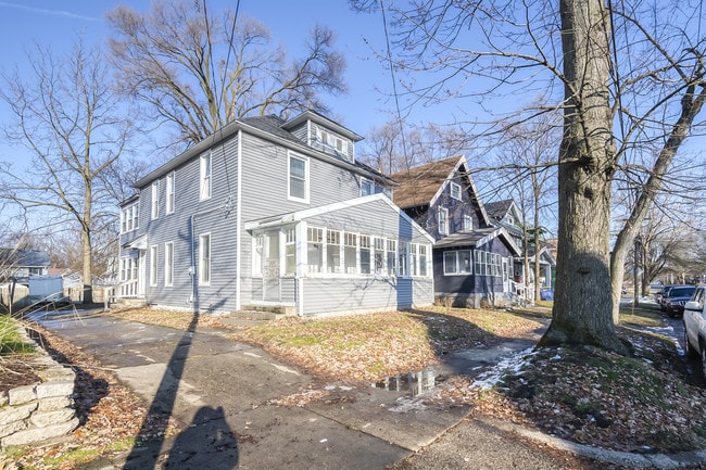 property at 1125 Thomas St SE