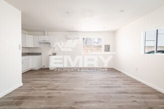 3848 W 105th St in Inglewood, CA - Building Photo - Building Photo