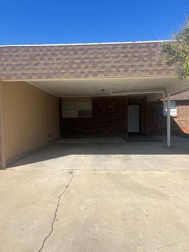 property at 1328 Tanglewood Ln