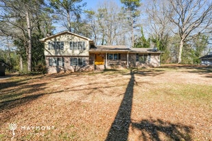 2902 Barcelona Way in Conyers, GA - Building Photo