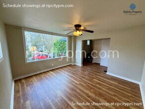 1728 SE Clatsop St in Portland, OR - Building Photo - Building Photo
