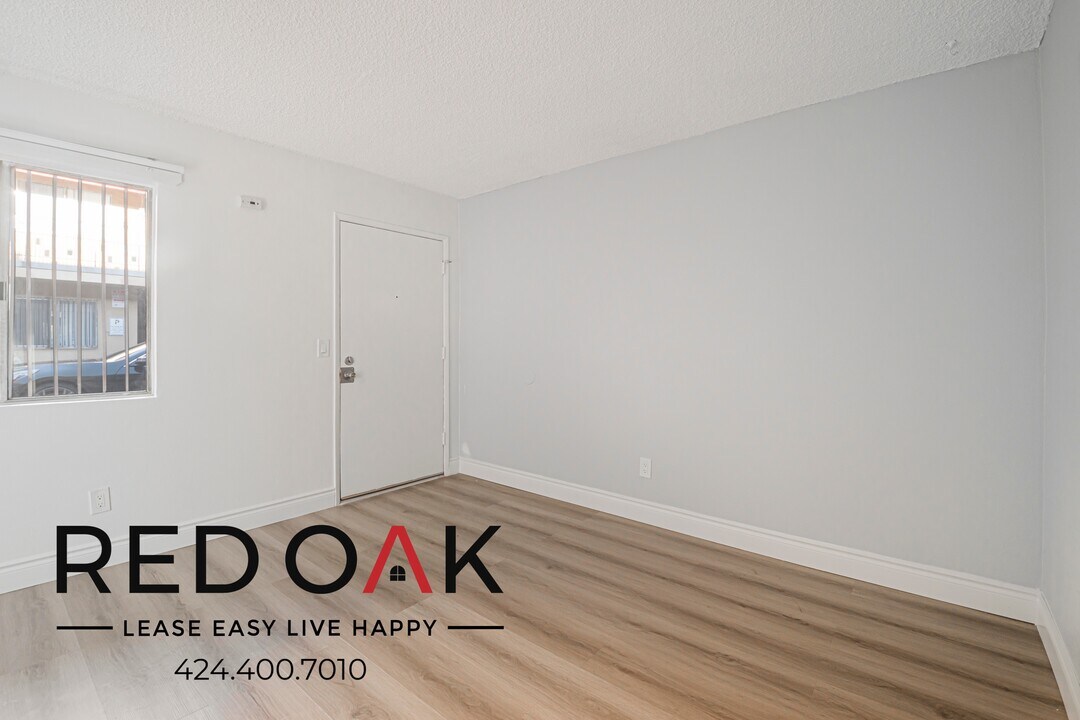 7119 E Gage Ave in City Of Commerce, CA - Foto de edificio