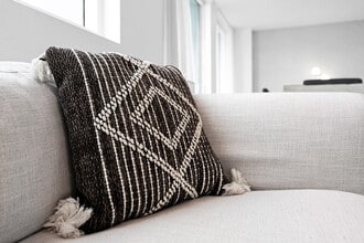 141 NE 3rd Ave in Miami, FL - Building Photo - Building Photo