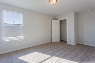 224 Camryn Xing in San Antonio, TX - Building Photo - Building Photo