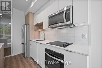 4235 Confederation Pkwy in Mississauga, ON - Building Photo - Building Photo