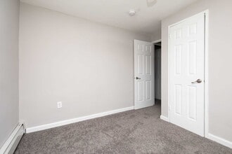 Oak Gardens Apartments in Doylestown, PA - Foto de edificio - Building Photo