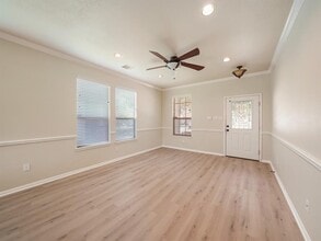 8023 Singing Sonnet Ln in Houston, TX - Building Photo - Building Photo