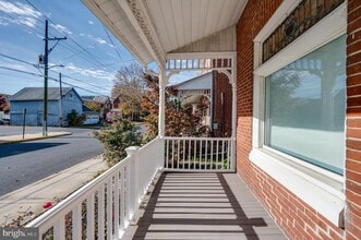 121 W Arch St in Fleetwood, PA - Building Photo - Building Photo