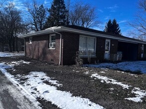 2320 Springfield Rd in East Peoria, IL - Building Photo - Building Photo