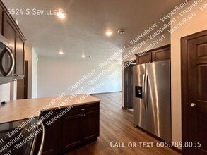 5524 Seville Pl in Sioux Falls, SD - Building Photo - Building Photo