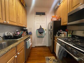 677.5 W Wrightwood Ave in Chicago, IL - Foto de edificio - Building Photo