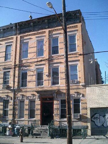399 Bleecker St in Brooklyn, NY - Foto de edificio