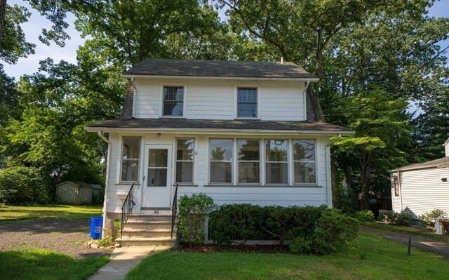 20 Oakhill Rd in Midland Park, NJ - Foto de edificio - Building Photo