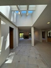2439 Sharon Oaks Dr in Menlo Park, CA - Building Photo - Building Photo