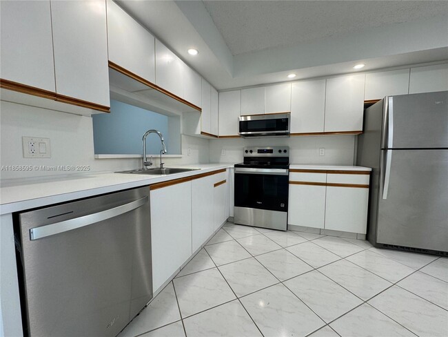 1151 SW 128th Terrace in Pembroke Pines, FL - Building Photo - Building Photo
