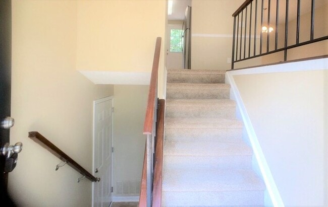 2875 Woodburn Ct in College Park, GA - Building Photo - Building Photo