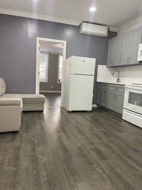 1644 Mayflower Ave in Bronx, NY - Building Photo
